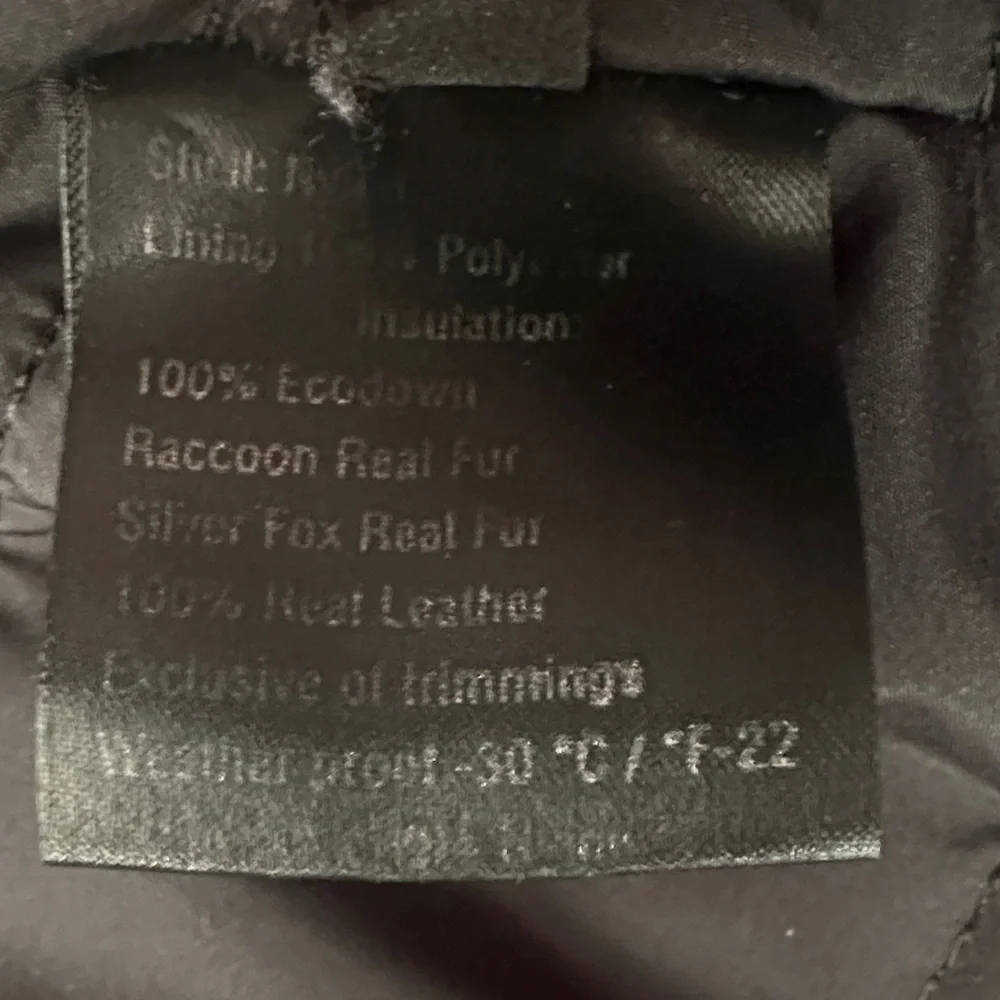 Elegant Black Genuine Leather Coat with Genuine Fur Trim - Picture 7 of 7